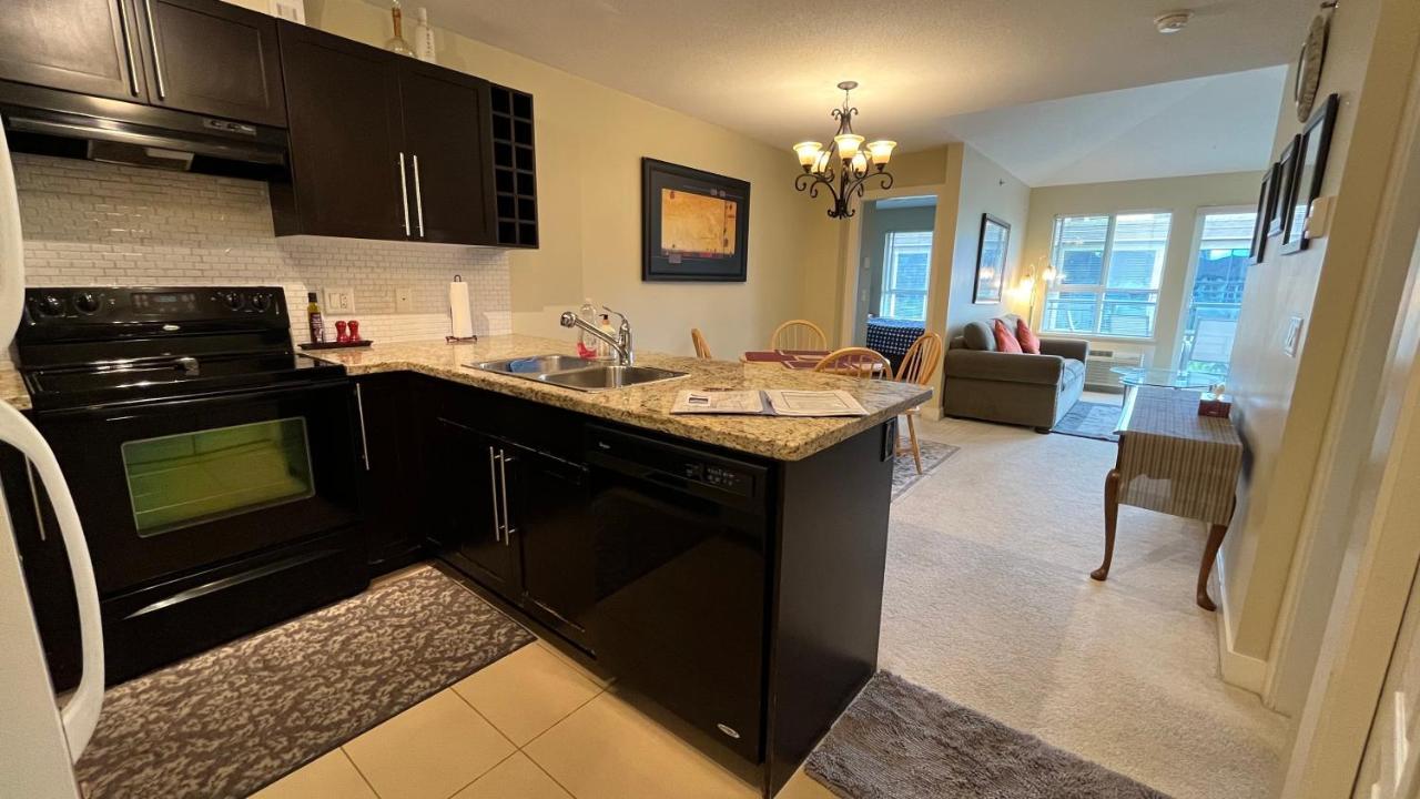 Waterscapes Resort Kelowna 2 Full Bedrooms Suite Vacation Rentals, Short Term Rentals. ภายนอก รูปภาพ